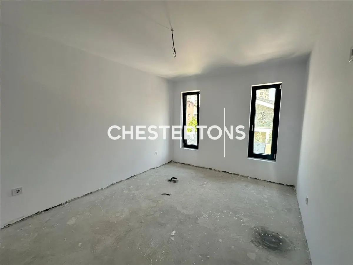 Modern 4-Bedroom Villa with Garden, Tranquil Setting, Unique Opportunity - foto 6