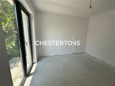Modern 4-Bedroom Villa with Garden, Tranquil Setting, Unique Opportunity - foto 8