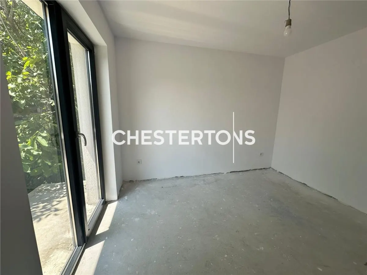 Modern 4-Bedroom Villa with Garden, Tranquil Setting, Unique Opportunity - foto 8