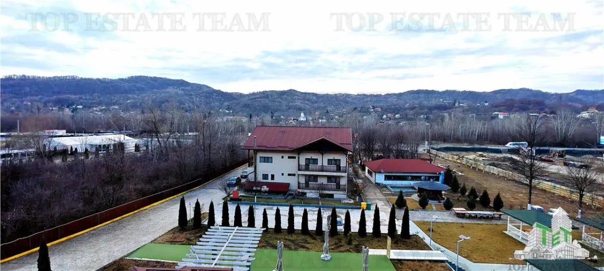 Turnkey Hospitality Business, 2 Guesthouses, 27 Rooms, Event Venue, Cornu - foto 1