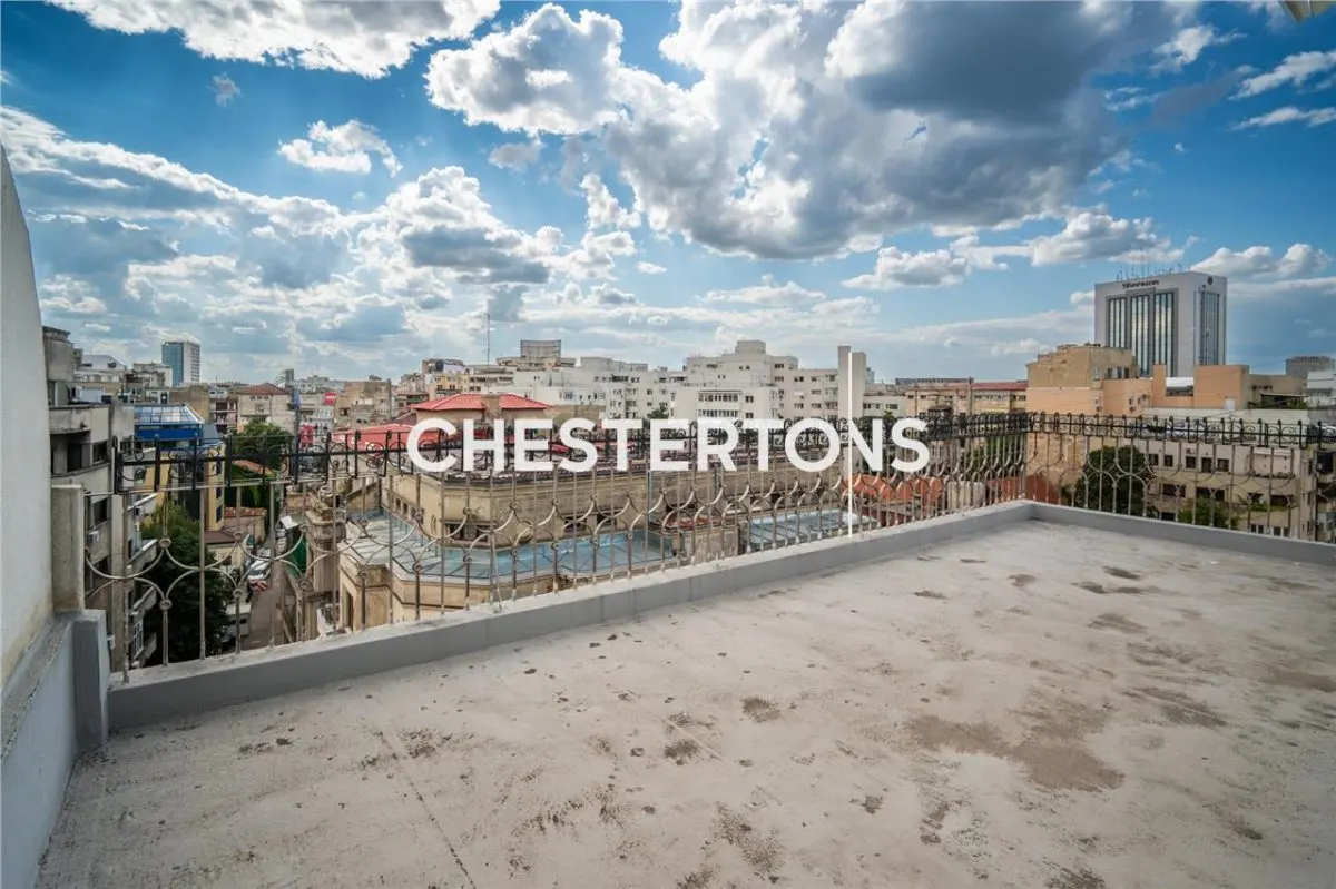 Above the City – 3-Bedroom Apartment with Terrace, Fireplace & Heritage - foto 1