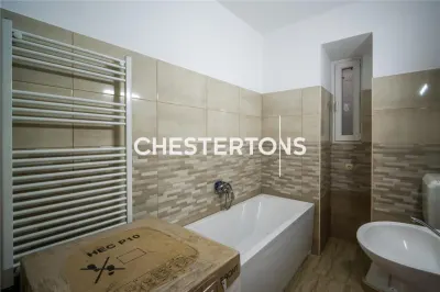 Above the City – 3-Bedroom Apartment with Terrace, Fireplace & Heritage - foto 15