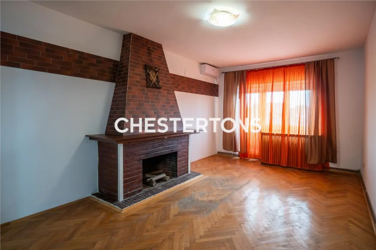 Above the City – 3-Bedroom Apartment with Terrace, Fireplace & Heritage - foto 9