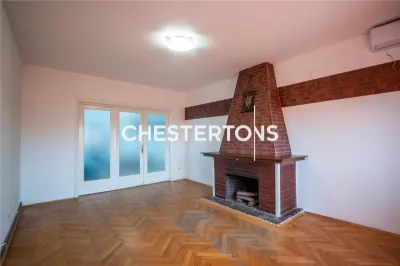 Above the City – 3-Bedroom Apartment with Terrace, Fireplace & Heritage - foto 10