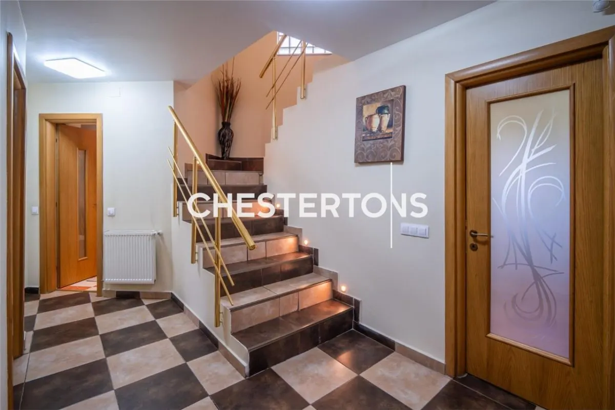 Private Villa with 800sqm Land and Double Garage near Bucuresti Ring Road - foto 12