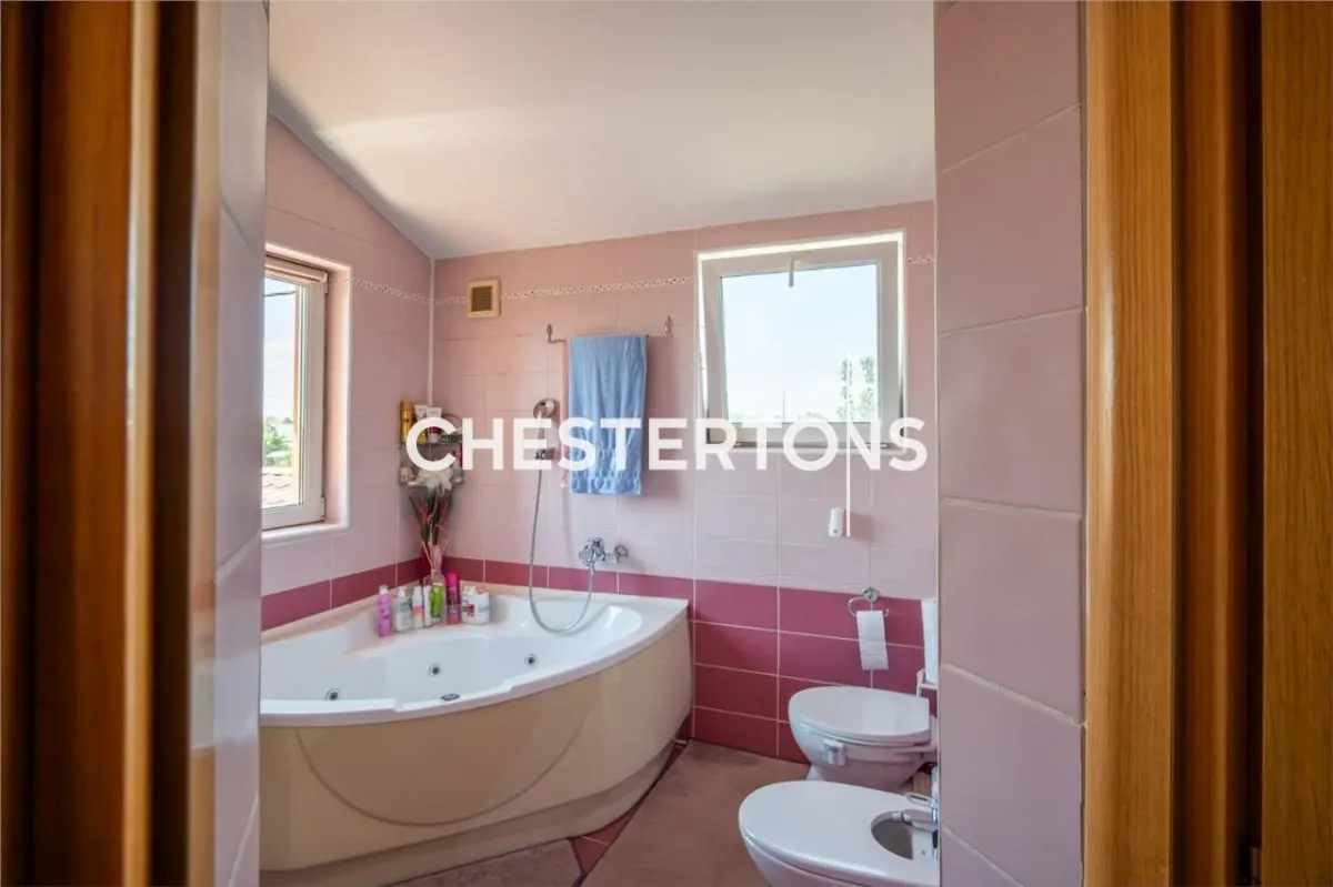 Private Villa with 800sqm Land and Double Garage near Bucuresti Ring Road - foto 25