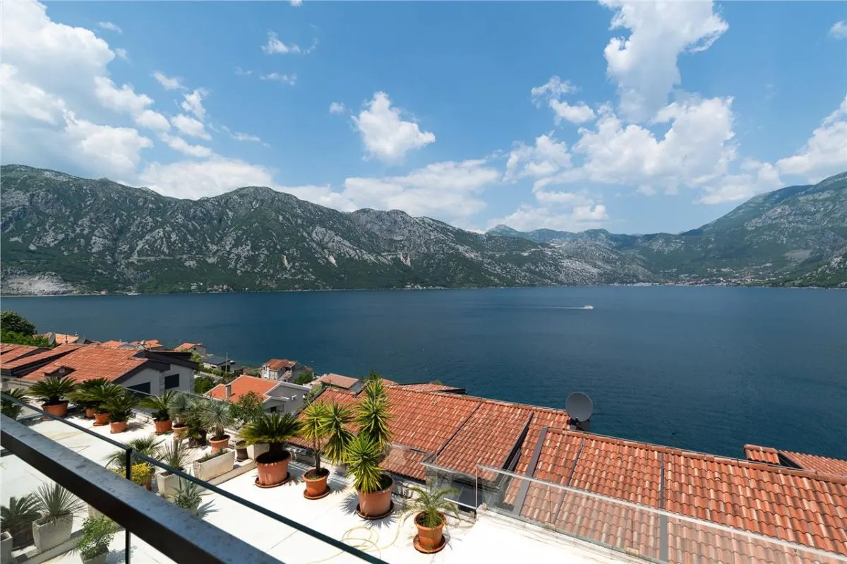Apartment for Sale in Kotor - foto 1