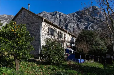 House for Sale in Kotor - foto 3