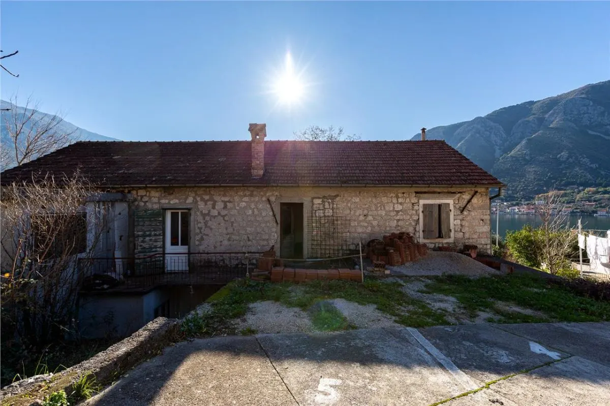 House for Sale in Kotor - foto 4