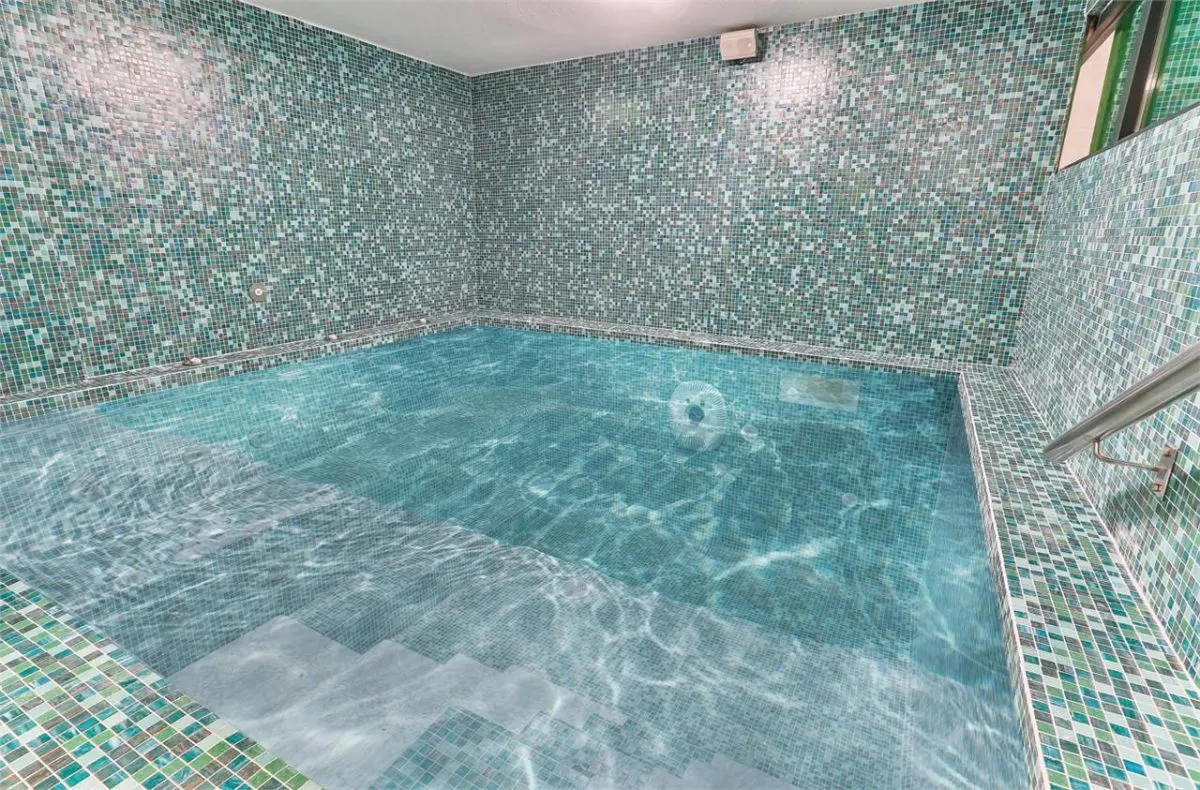 Hotel for Sale in Montenegro - foto 1