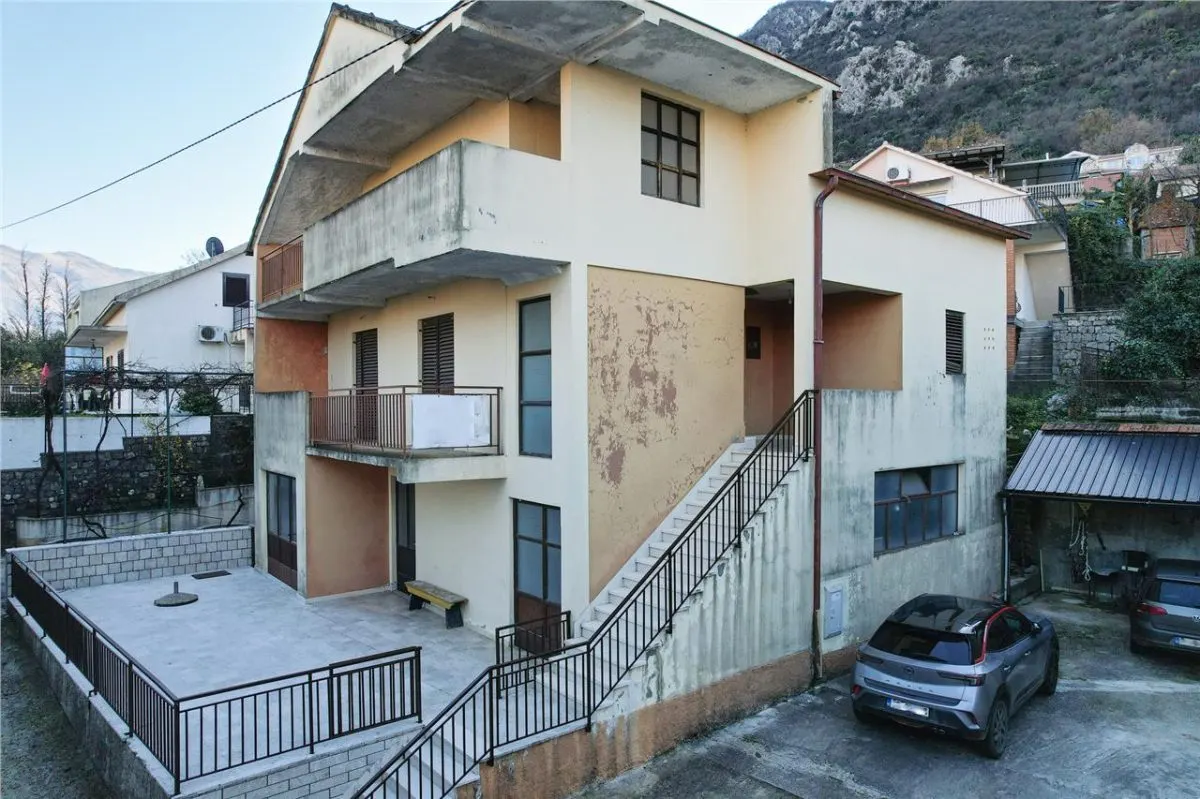 House for Sale in Kotor - foto 2