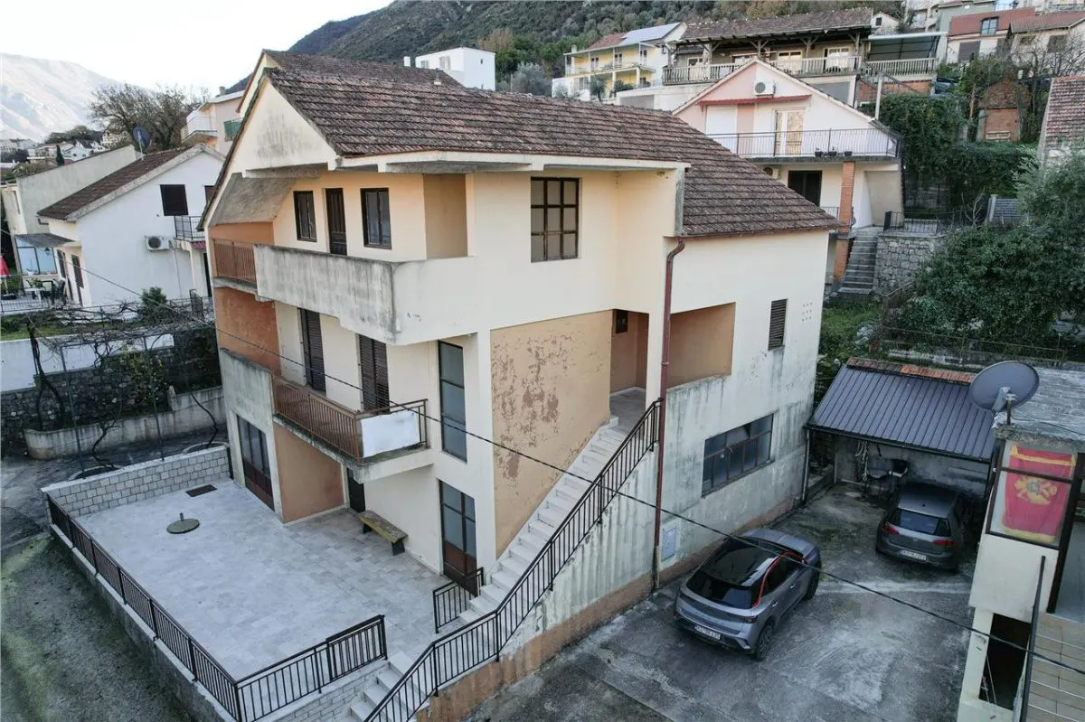 House for Sale in Kotor - foto 3