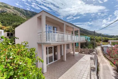 House for Sale in Bar - Sutomore