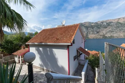 House for Sale in Kotor - Stoliv