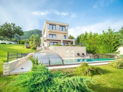 Villa for Sale in Tivat - Mrcevac