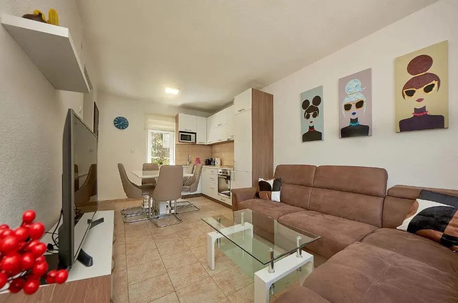 House for Sale in Kotor - foto 3