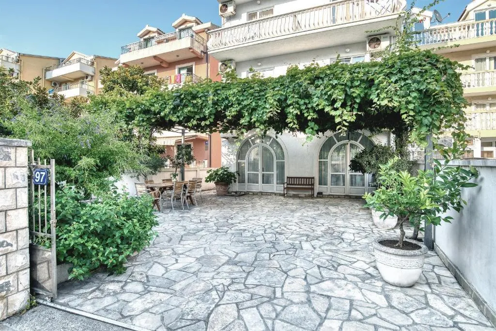 Hotel for Sale in Budva - foto 2
