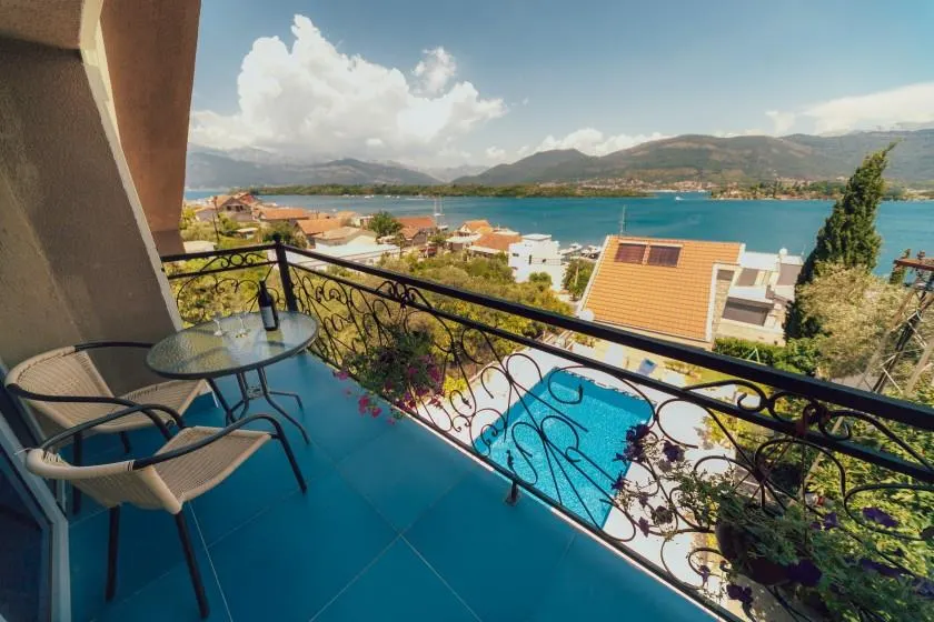 House for Sale in Tivat - foto 1