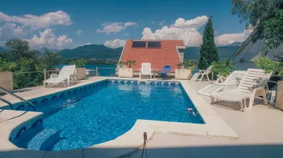 House for Sale in Tivat - foto 2