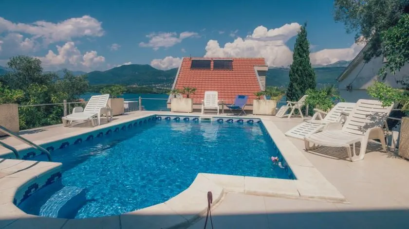 House for Sale in Tivat - foto 2
