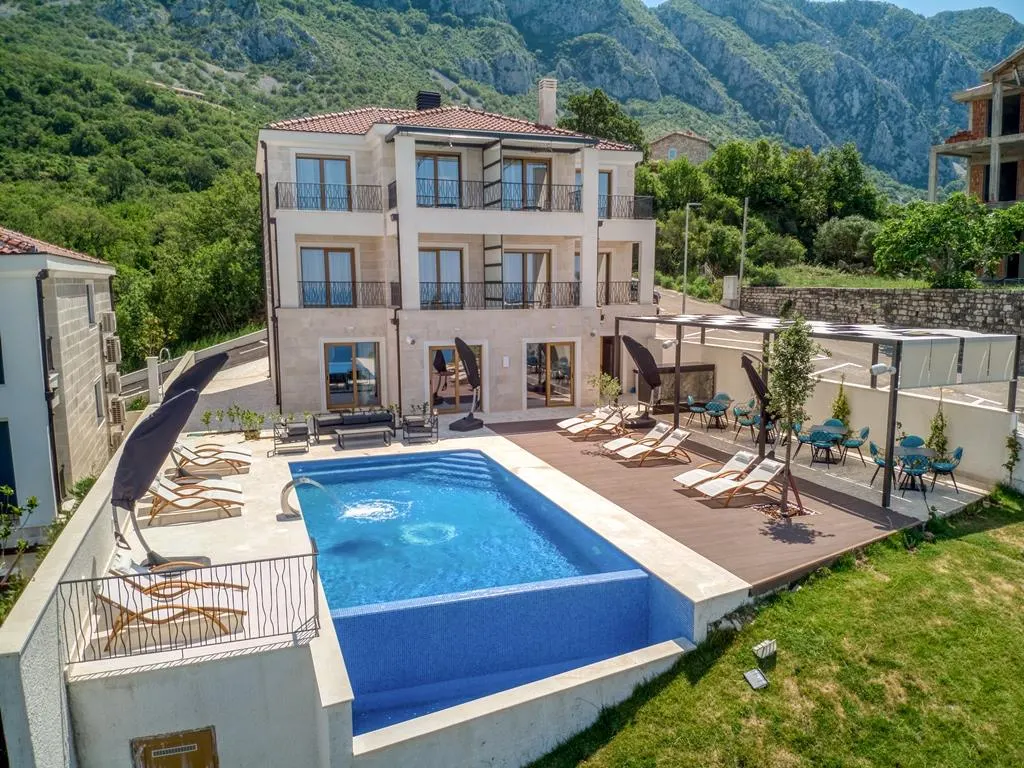 Villa for Sale in Budva - foto 1