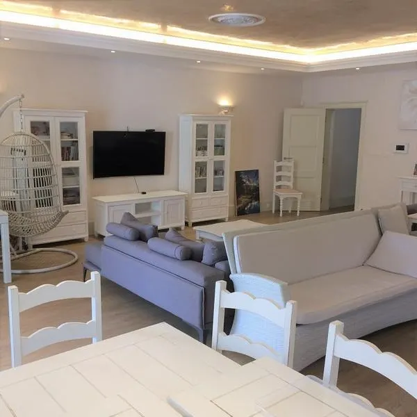 House for Sale in Kotor - foto 1