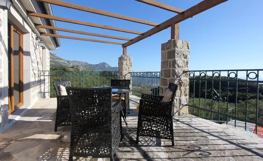 Villa for Sale in Budva - foto 1