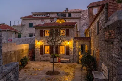 House for Sale in Kotor - foto 2