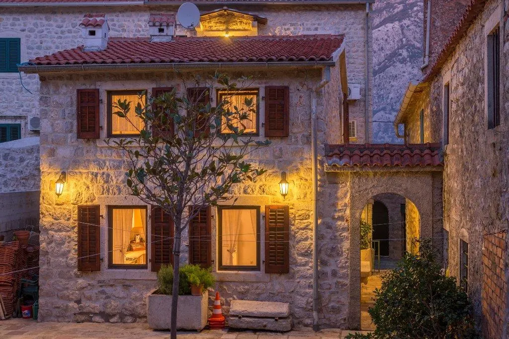 House for Sale in Kotor - foto 3