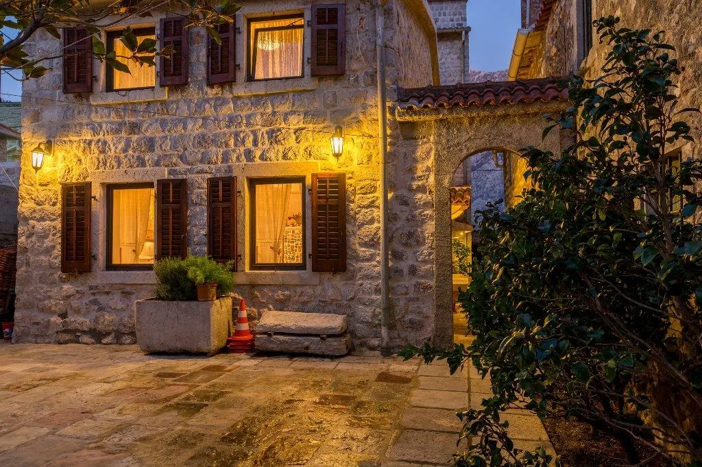 House for Sale in Kotor - foto 4
