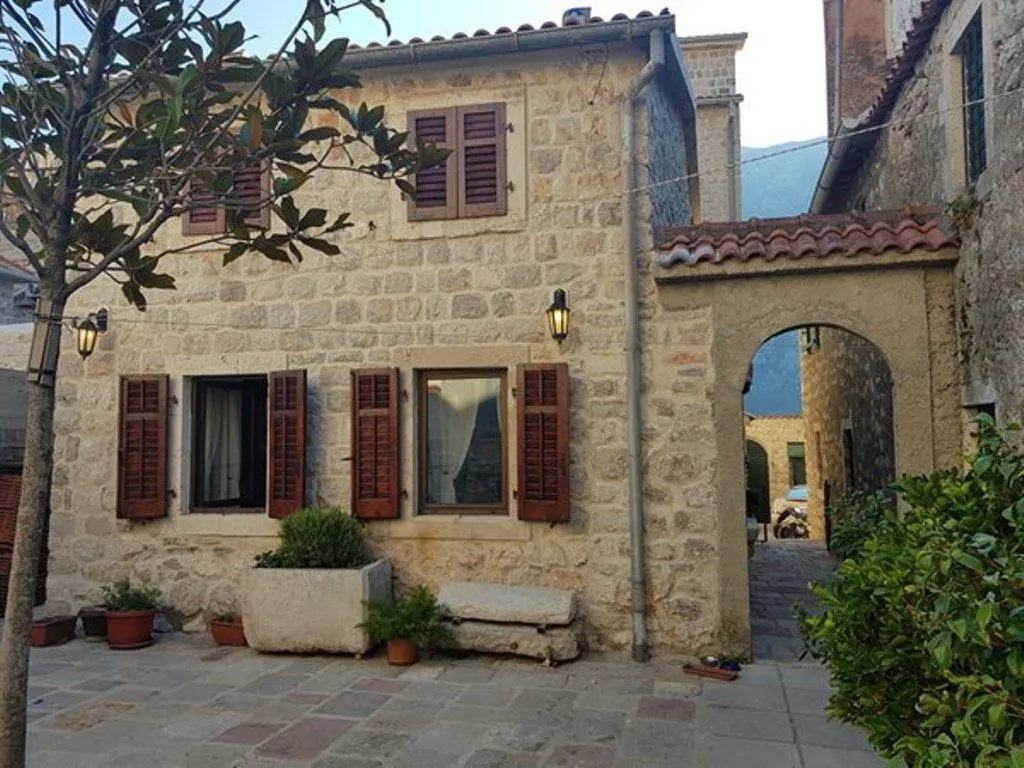 House for Sale in Kotor - foto 8