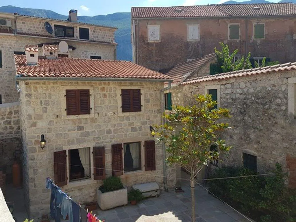 House for Sale in Kotor - foto 9