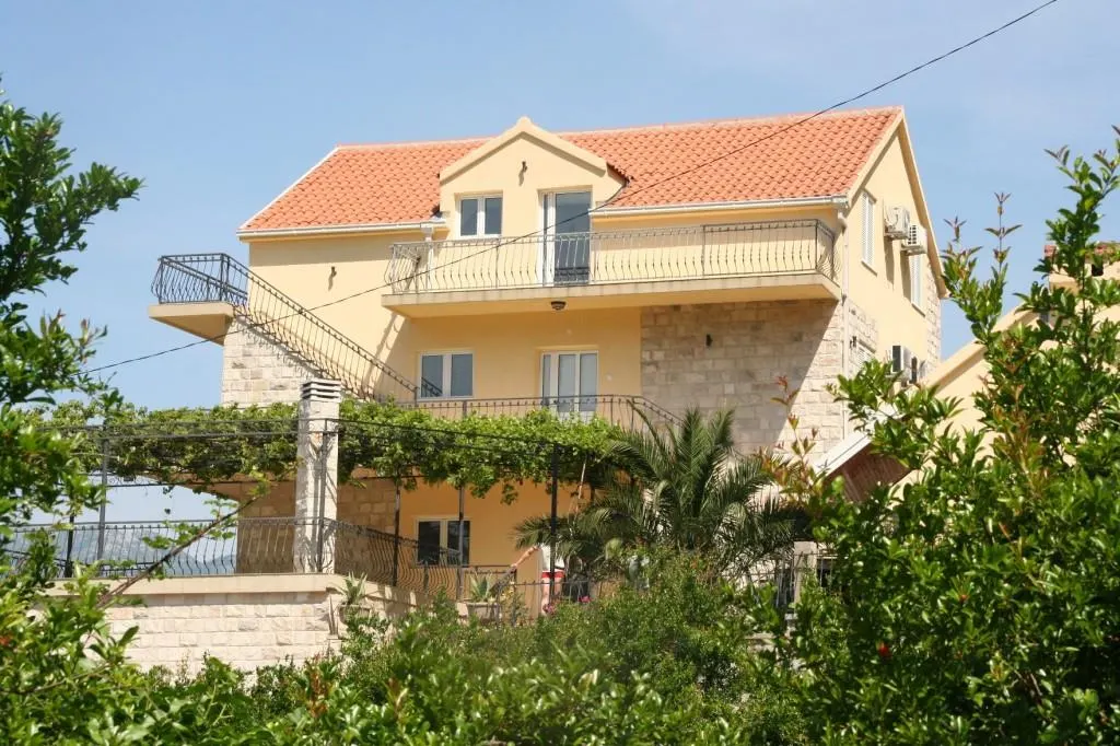 Villa for Sale in Kotor - foto 1