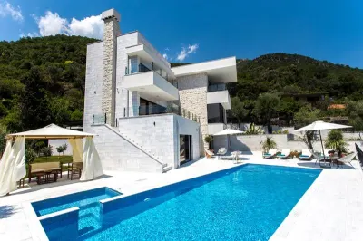 Villa for Sale in Herceg-Novi - Djenovici