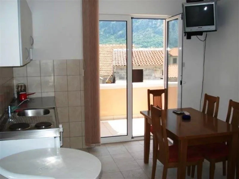 Apartment for Sale in Kotor - foto 2