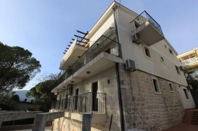 Hotel for Sale in Herceg-Novi - Herceg Novi