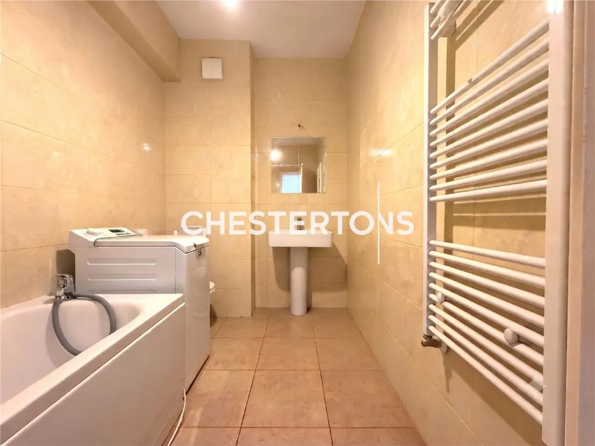 2-Bedroom Apartment with Storage Box & Parking Option - foto 8