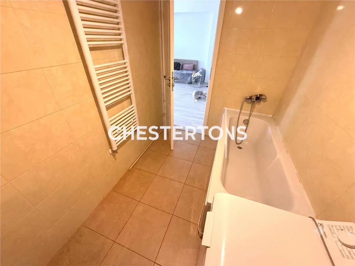 2-Bedroom Apartment with Storage Box & Parking Option - foto 9