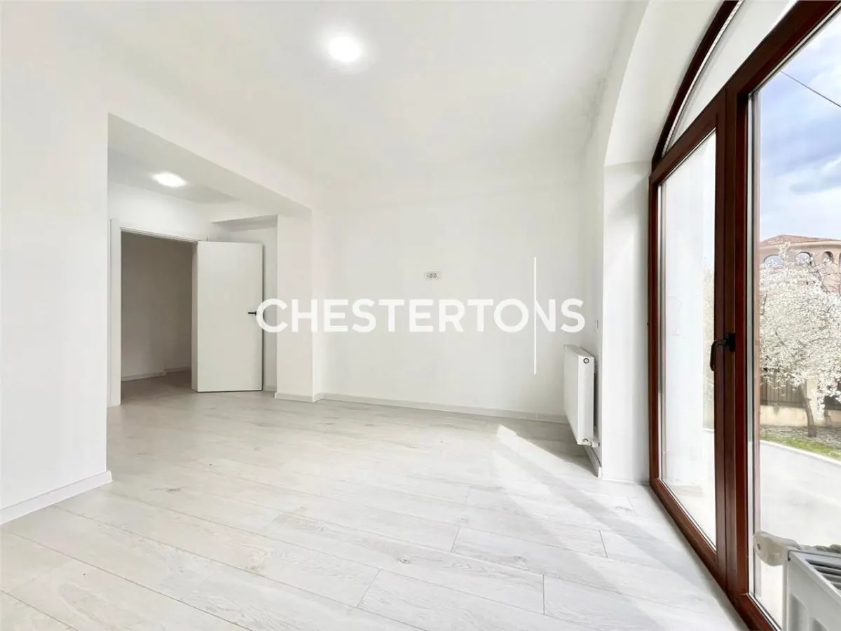 Luxury Villa with Distinctive Architecture in Prelungirea Ghencea - foto 13