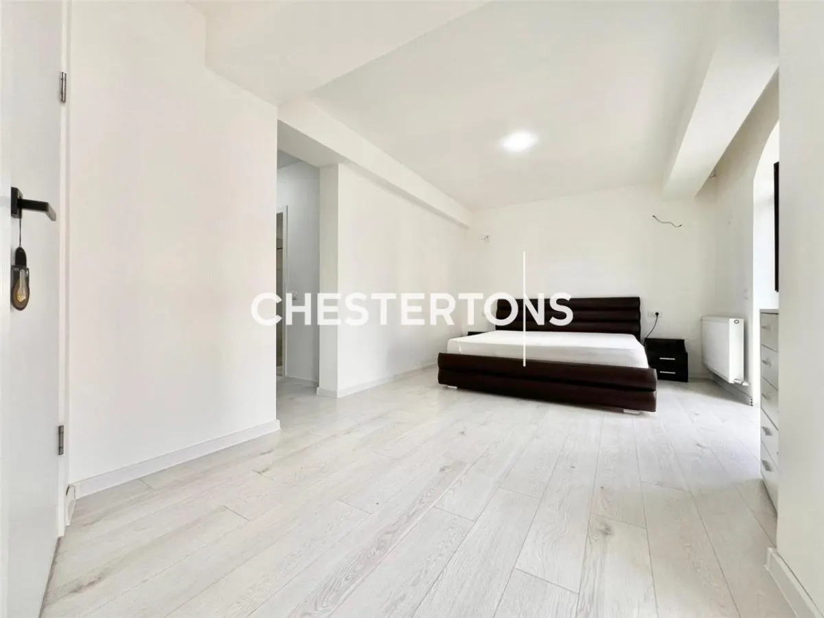 Luxury Villa with Distinctive Architecture in Prelungirea Ghencea - foto 19