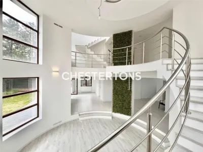 Luxury Villa with Distinctive Architecture in Prelungirea Ghencea - foto 21