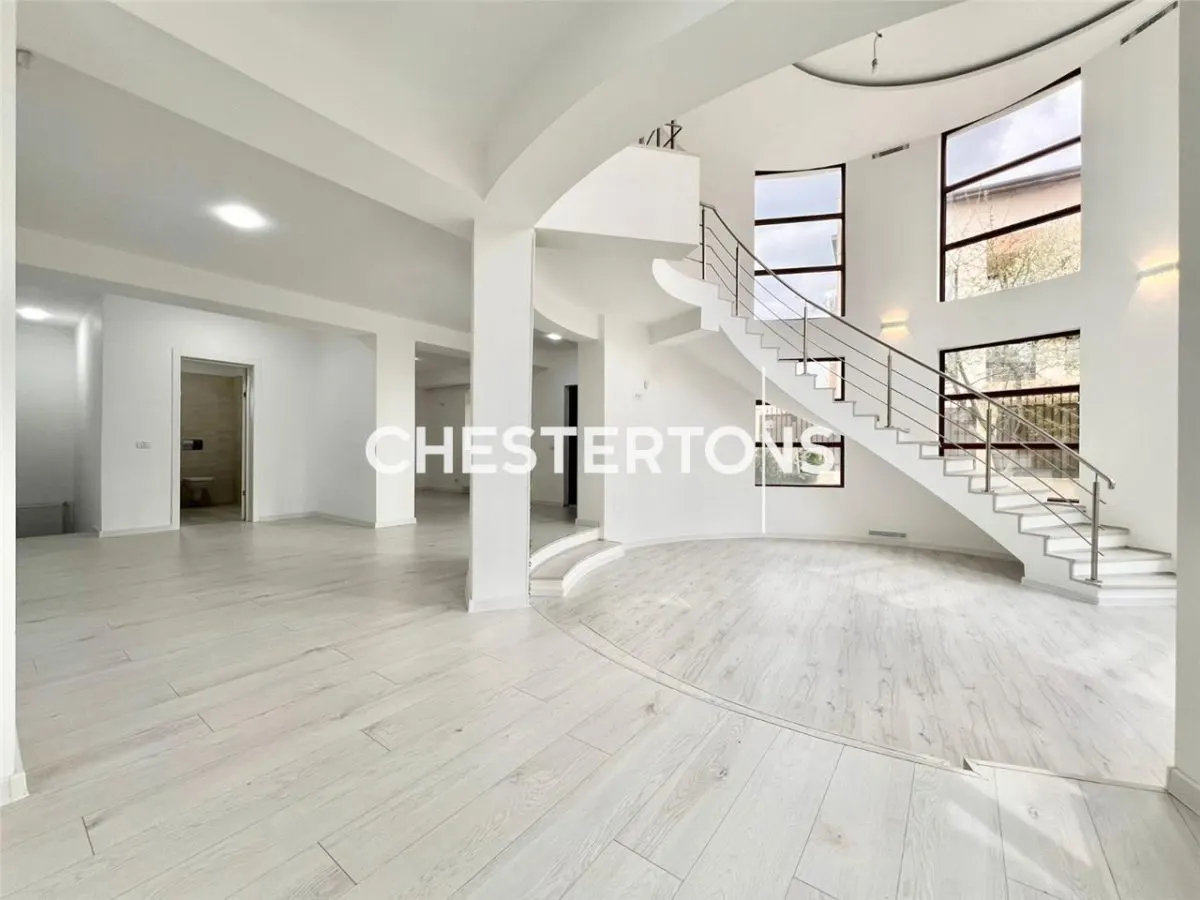 Luxury Villa with Distinctive Architecture in Prelungirea Ghencea - foto 23