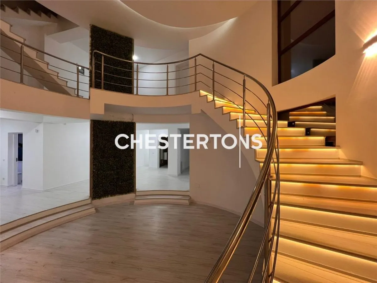 Luxury Villa with Distinctive Architecture in Prelungirea Ghencea - foto 24