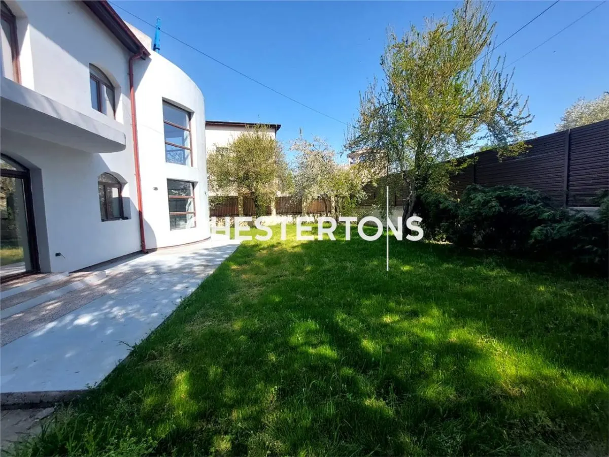 Luxury Villa with Distinctive Architecture in Prelungirea Ghencea - foto 5