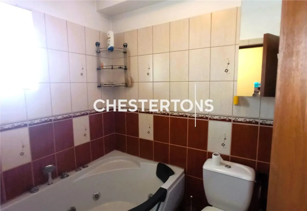 Spacious Villa for Sale in Colentina - foto 11