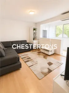 Three-Bedroom Apartment for Sale, Drumul Taberei near Moghioroș Park and Metro - Bucuresti