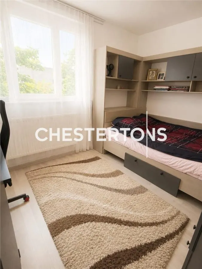 Three-Bedroom Apartment for Sale, Drumul Taberei near Moghioroș Park and Metro - foto 3