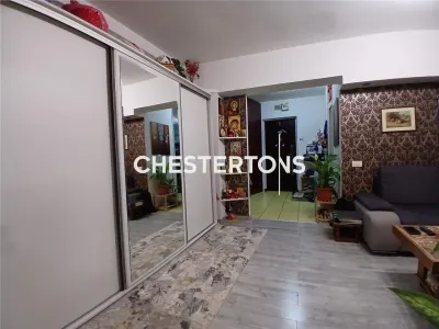 Apartment with 2 bedrooms for sale 50 sqm in Bucuresti, Aparatorii Patriei area - foto 2