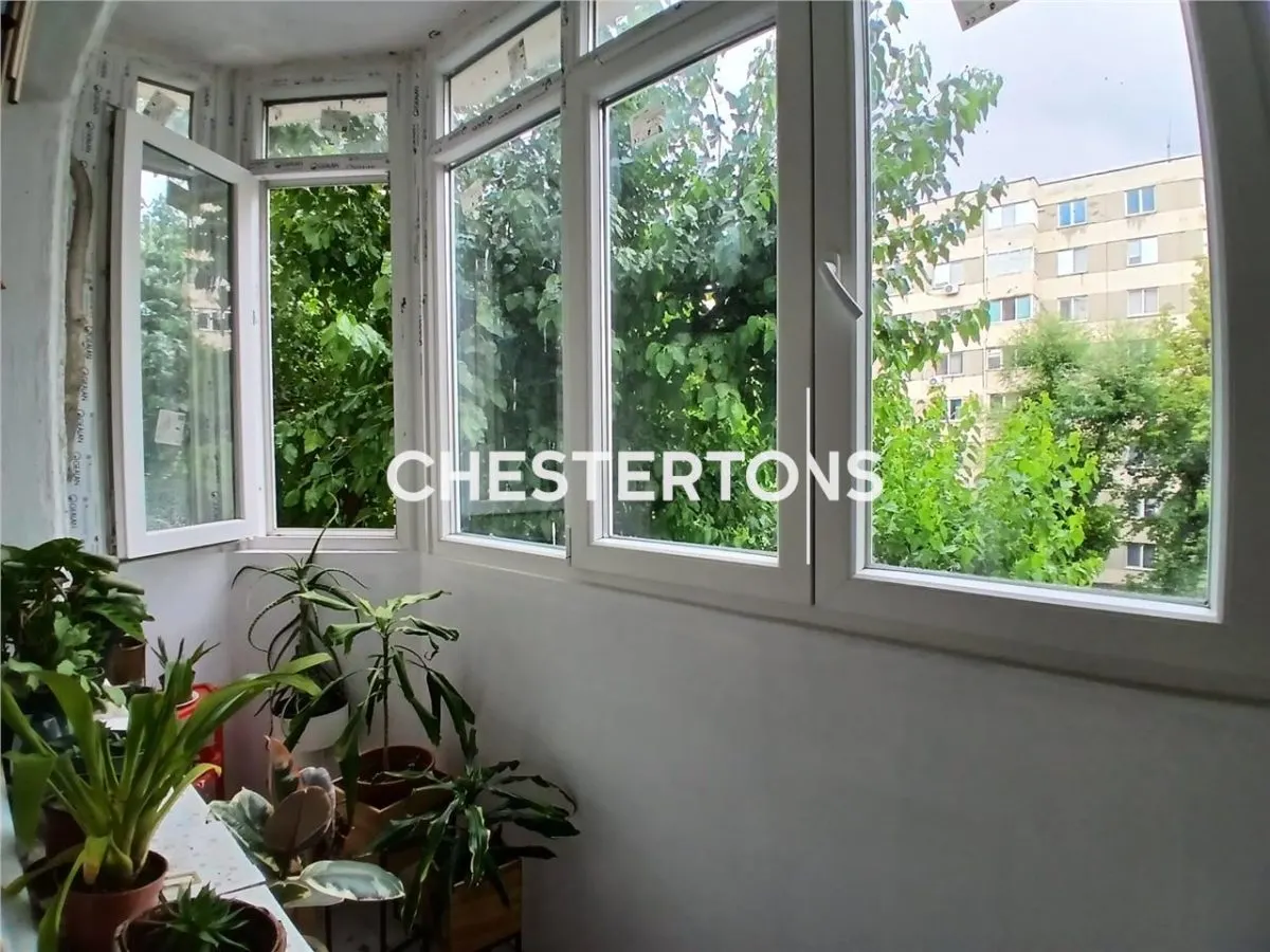 Bright 4-bedroom apartment, renovated building, quiet area, Aparatorii Patriei Metro - foto 1