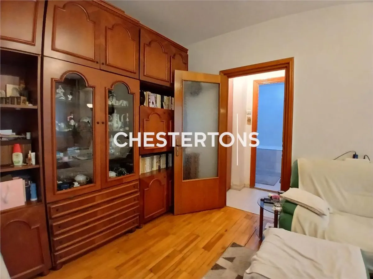 Bright 4-bedroom apartment, renovated building, quiet area, Aparatorii Patriei Metro - foto 2